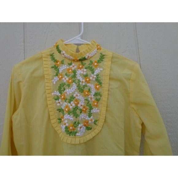 NOS Vtg 1970's Yellow Embroidered High Collar Blouse Pima Cotton Daisies - Picture 2 of 12